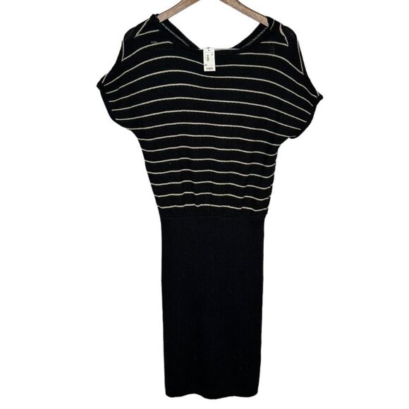 The Limited Dresses & Skirts - NWT The Limited Striped Dress size Medium